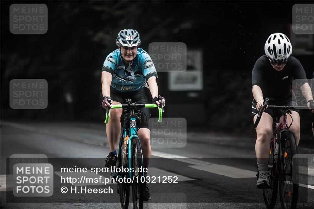 13.09.2026 - Stadtparktriathlon H.Heesch http://msf.ph/oto/10321252 13.09.2026 13:06:20 Radfahren 1083, 1129, 1210, 1339, 1343, 1369, 1385, 1401 meine-sportfotos.de