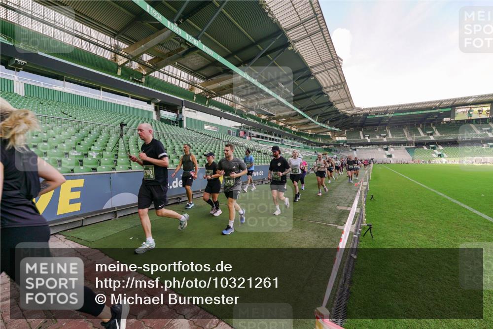 13.09.2026 - 21. swb-Marathon Bremen Michael Burmester http://msf.ph/oto/10321261 13.09.2026 13:21:17 Laufen im Stadion 128, 258, 351, 423, 441, 464, 601, 620, 704, 782, 851, 1060, 1066, 1094, 1129, 1158, 1177, 1316, 1344, 1409, 1417, 1439, 1446, 1518, 1676, 1697, 1729, 1756, 1808, 1815, 1846, 2010, 2028, 2064, 2139, 2201, 2258, 2278, 2349, 2394, 2395, 2414, 2417, 2437, 2501, 2519, 2533, 2551, 2588, 2652, 2660, 2694, 2695, 2736, 2756, 2793, 2828, 2886, 2954, 2964, 2995, 3004, 3010, 3017, 3018, 3022, 3034, 3035, 3036, 3037, 3059, 3070, 3074, 3102, 3139, 3144, 3225, 3264, 3310 meine-sportfotos.de