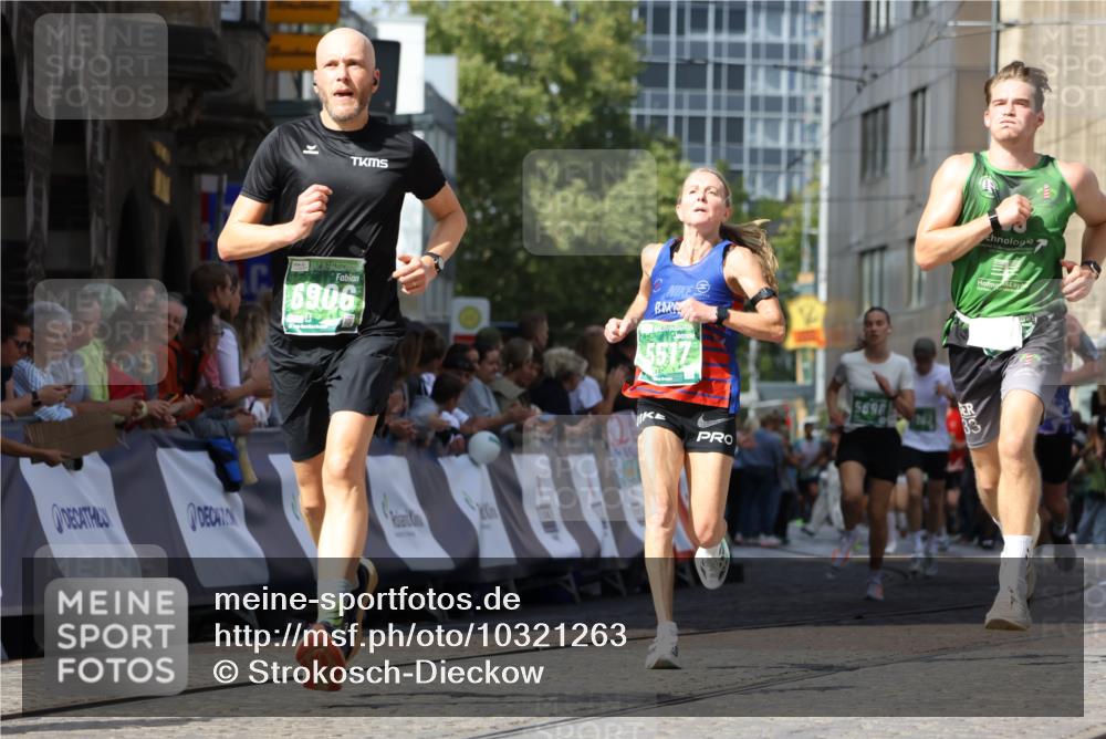 13.09.2026 - 21. swb-Marathon Bremen Strokosch-Dieckow http://msf.ph/oto/10321263 13.09.2026 13:08:50 Ziel 339, 678, 715, 1335, 1696, 4082, 4888, 5424, 7064, 8655, 9084, 9582, 1925, 2287, 3330, 4384, 5517, 5636, 5696, 6906, 7262, 8120, 9906, 9911 meine-sportfotos.de