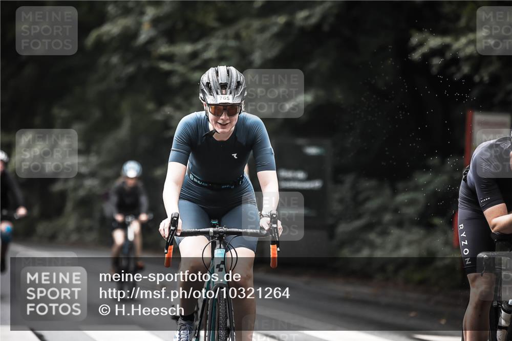 13.09.2026 - Stadtparktriathlon H.Heesch http://msf.ph/oto/10321264 13.09.2026 11:57:59 Radfahren 712, 761, 765, 794, 896, 1009 meine-sportfotos.de