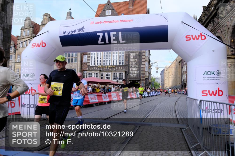 13.09.2026 - 21. swb-Marathon Bremen Tim E. http://msf.ph/oto/10321289 13.09.2026 10:58:54 Ziel 10878, 10879, 11004, 11030, 11189, 11228, 11384, 11488, 11743, 11955, 12180, 12237, 12320, 12499, 12505 meine-sportfotos.de