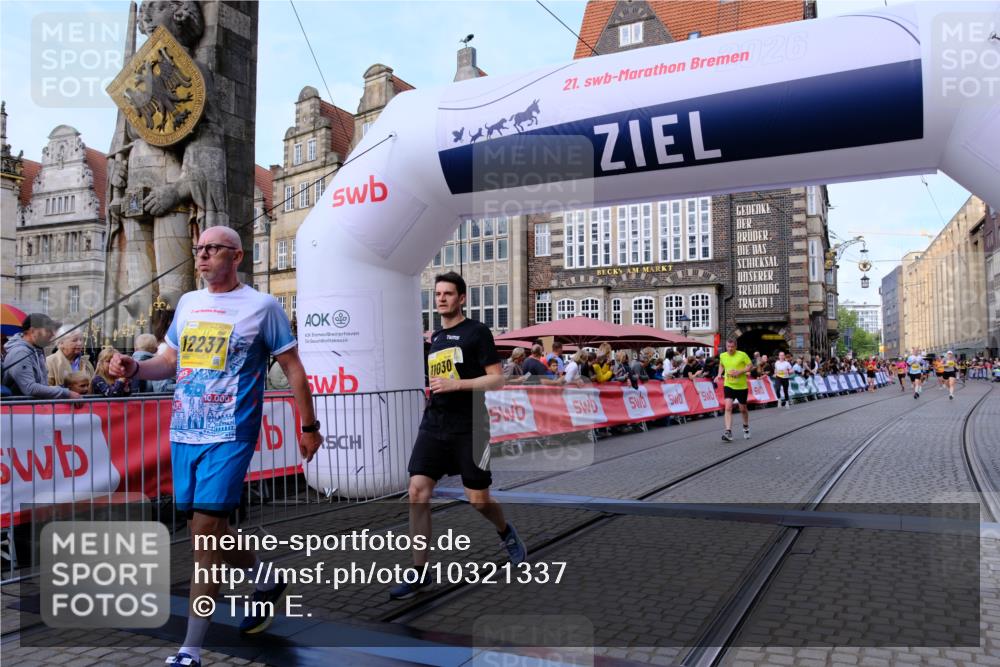 13.09.2026 - 21. swb-Marathon Bremen Tim E. http://msf.ph/oto/10321337 13.09.2026 10:58:56 Ziel 10878, 10879, 11030, 11189, 11228, 11384, 11488, 11743, 11955, 12180, 12237, 12320, 12499, 12505 meine-sportfotos.de