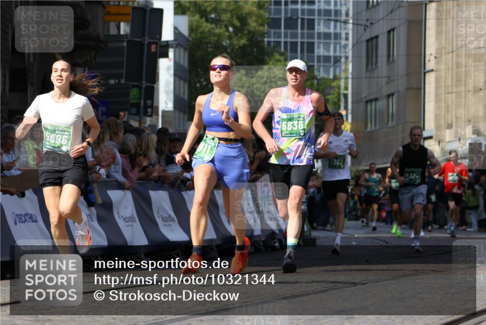 13.09.2026 - 21. swb-Marathon Bremen Strokosch-Dieckow http://msf.ph/oto/10321344 13.09.2026 13:08:53 Ziel 339, 715, 1335, 1696, 3276, 4033, 4082, 4888, 5377, 5424, 6842, 7064, 7121, 8655, 9084, 1925, 2287, 2291, 4384, 5636, 5696, 7262, 8120, 8830, 9911 meine-sportfotos.de