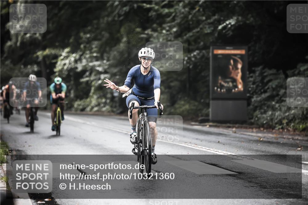 13.09.2026 - Stadtparktriathlon H.Heesch http://msf.ph/oto/10321360 13.09.2026 11:58:06 Radfahren 732, 761, 794, 847, 906, 1028 meine-sportfotos.de
