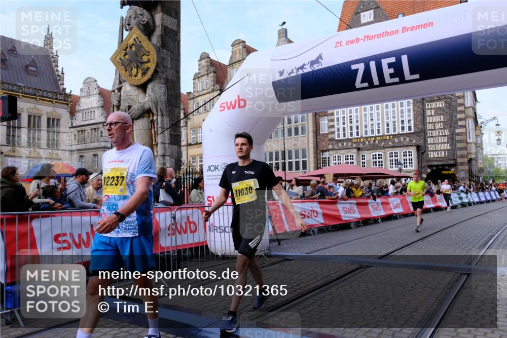 13.09.2026 - 21. swb-Marathon Bremen Tim E. http://msf.ph/oto/10321365 13.09.2026 10:58:56 Ziel 10878, 10879, 11030, 11189, 11228, 11384, 11488, 11743, 11955, 12180, 12237, 12320, 12499, 12505 meine-sportfotos.de