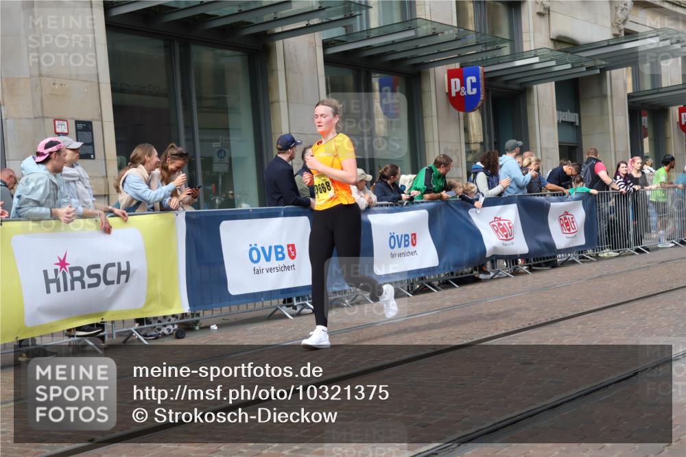 13.09.2026 - 21. swb-Marathon Bremen Strokosch-Dieckow http://msf.ph/oto/10321375 13.09.2026 10:59:02 Ziel 10377, 10415, 10492, 10668, 10745, 10922, 11086, 11125, 11151, 11207, 11301, 11302, 11500, 11519, 11873, 11913, 12118, 12200, 12267, 12295, 12481, 12537, 12541, 10254, 10383, 10415, 10427, 10477, 10485, 10787, 10794, 10832, 10843, 10948, 11034, 11228, 11267, 11278, 11488, 11602, 11743, 11913, 12015, 12127, 12130, 12131, 12176, 12271, 12297, 12414 meine-sportfotos.de