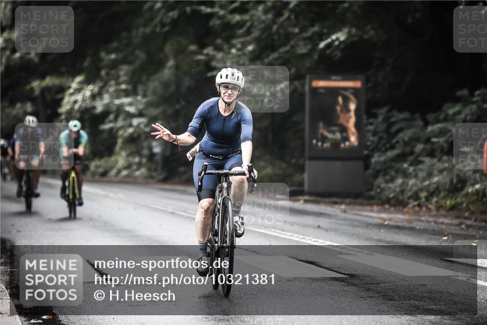 13.09.2026 - Stadtparktriathlon H.Heesch http://msf.ph/oto/10321381 13.09.2026 11:58:06 Radfahren 732, 761, 794, 847, 906, 1028 meine-sportfotos.de