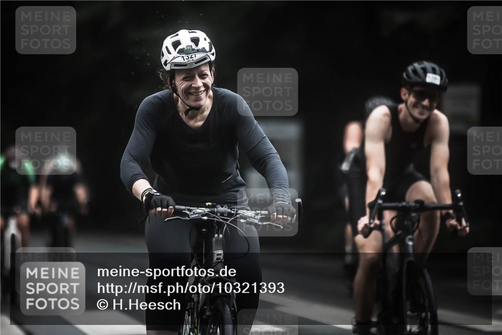13.09.2026 - Stadtparktriathlon H.Heesch http://msf.ph/oto/10321393 13.09.2026 13:06:52 Radfahren 1244, 1270, 1277, 1281, 1327, 1353, 1391, 1406 meine-sportfotos.de