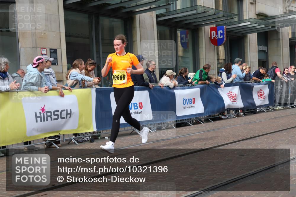 13.09.2026 - 21. swb-Marathon Bremen Strokosch-Dieckow http://msf.ph/oto/10321396 13.09.2026 10:59:03 Ziel 10147, 10377, 10492, 10668, 10745, 10922, 11086, 11125, 11151, 11207, 11301, 11302, 11500, 11519, 11873, 12118, 12200, 12267, 12295, 12481, 12537, 12541, 10254, 10383, 10415, 10427, 10477, 10485, 10787, 10794, 10832, 10843, 10948, 11034, 11228, 11267, 11278, 11488, 11602, 11743, 11913, 12015, 12127, 12130, 12131, 12176, 12271, 12297, 12414 meine-sportfotos.de