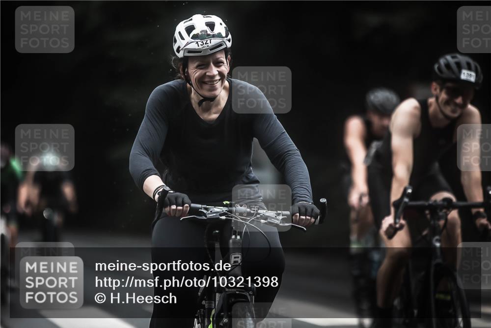 13.09.2026 - Stadtparktriathlon H.Heesch http://msf.ph/oto/10321398 13.09.2026 13:06:52 Radfahren 1244, 1270, 1277, 1281, 1327, 1353, 1391, 1406 meine-sportfotos.de