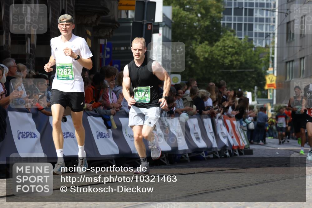 13.09.2026 - 21. swb-Marathon Bremen Strokosch-Dieckow http://msf.ph/oto/10321463 13.09.2026 13:08:58 Ziel 715, 3110, 3276, 4033, 4082, 4888, 5377, 5424, 6842, 7064, 7121, 8555, 9084, 9240, 9411, 9702, 2287, 2291, 2909, 4384, 4898, 5383, 7262, 8120, 8830, 10044 meine-sportfotos.de