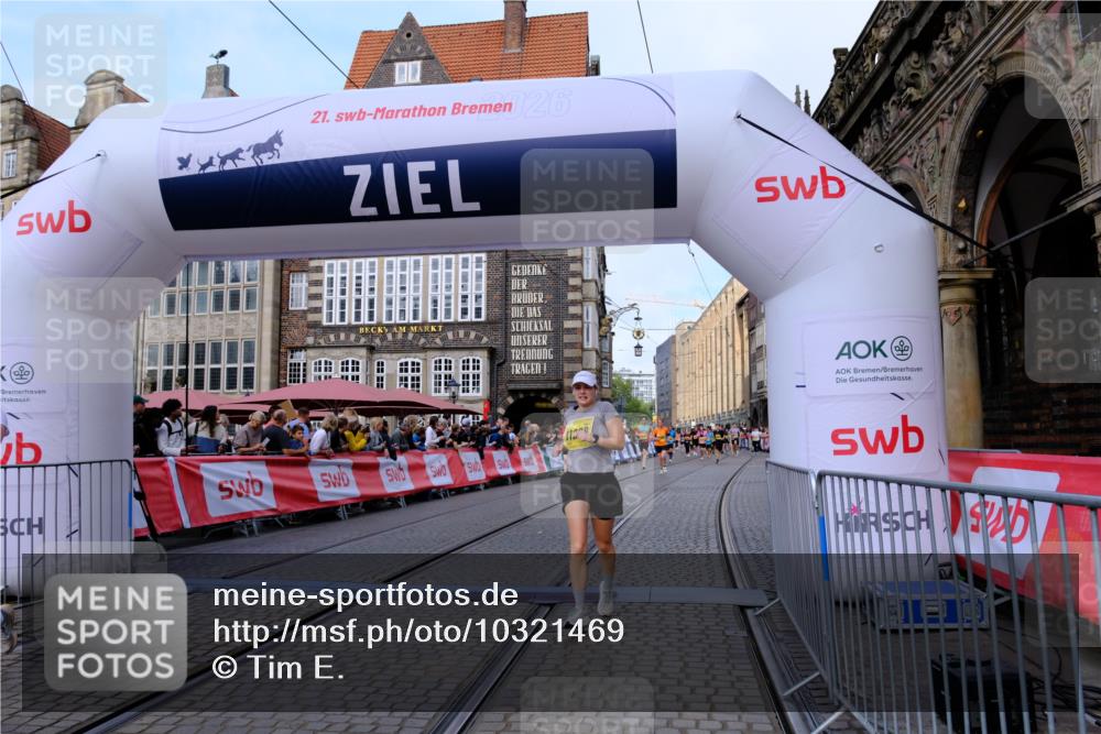 13.09.2026 - 21. swb-Marathon Bremen Tim E. http://msf.ph/oto/10321469 13.09.2026 10:59:01 Ziel 10254, 10485, 10794, 10832, 10878, 10948, 11030, 11189, 11228, 11488, 11743, 11955, 12176, 12237, 12320, 12499, 12505 meine-sportfotos.de