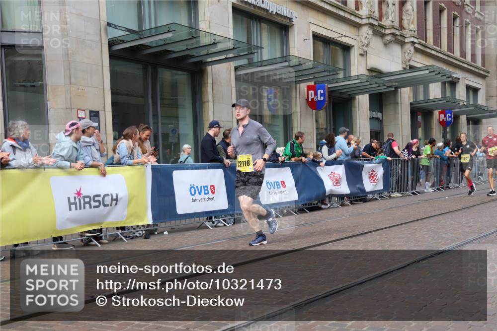 13.09.2026 - 21. swb-Marathon Bremen Strokosch-Dieckow http://msf.ph/oto/10321473 13.09.2026 10:59:07 Ziel 10147, 10377, 10492, 10745, 10922, 11086, 11125, 11151, 11207, 11301, 11302, 11500, 11519, 11594, 11873, 12118, 12267, 12295, 12481, 12537, 12541, 10254, 10383, 10415, 10427, 10477, 10485, 10668, 10787, 10794, 10832, 10843, 10948, 11034, 11267, 11278, 11602, 11913, 12015, 12127, 12130, 12131, 12176, 12200, 12271, 12297, 12414 meine-sportfotos.de