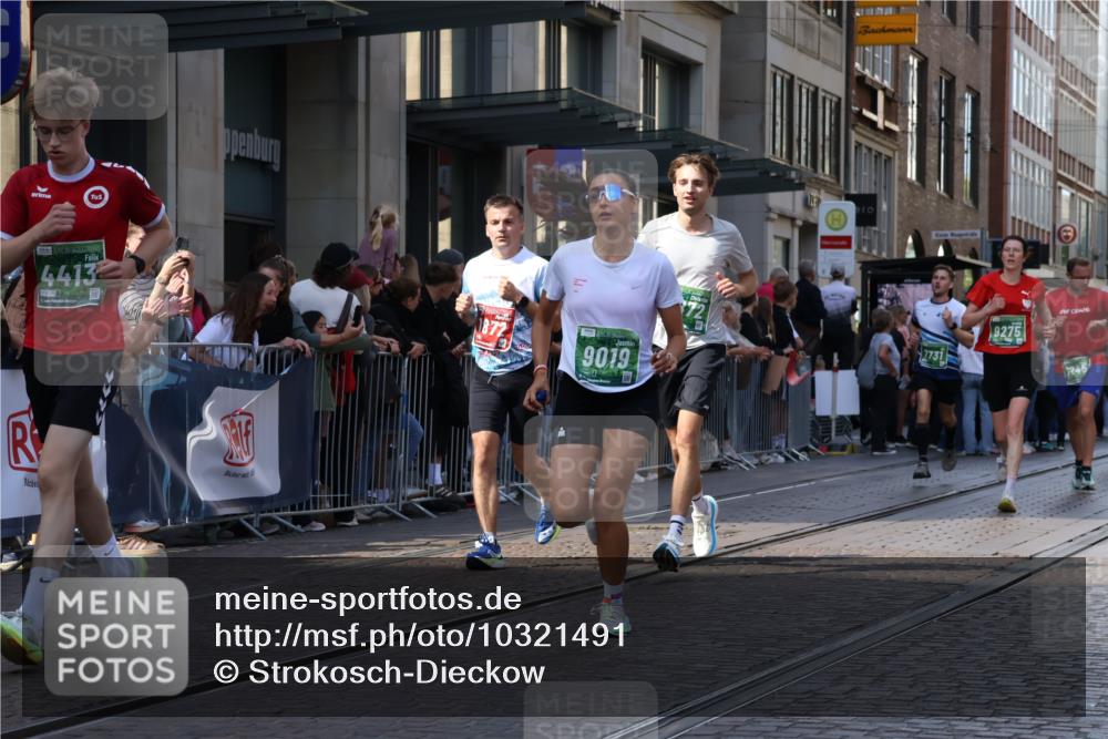 13.09.2026 - 21. swb-Marathon Bremen Strokosch-Dieckow http://msf.ph/oto/10321491 13.09.2026 13:18:15 Ziel 465, 1146, 1419, 2055, 2324, 2948, 3631, 4120, 4413, 4642, 5307, 5460, 5867, 6293, 6294, 6787, 6818, 7245, 7491, 7731, 8404, 8540, 8743, 8872, 9019, 9275, 9327, 9833, 13150, 948, 1631, 1797, 1872, 2001, 2260, 2634, 2671, 3241, 3458, 3514, 3634, 4131, 4733, 5292, 5695, 5935, 5948, 6152, 6290, 6448, 7954, 8094, 8805, 8869, 8943, 8944, 9134, 9609, 9837, 10065 meine-sportfotos.de