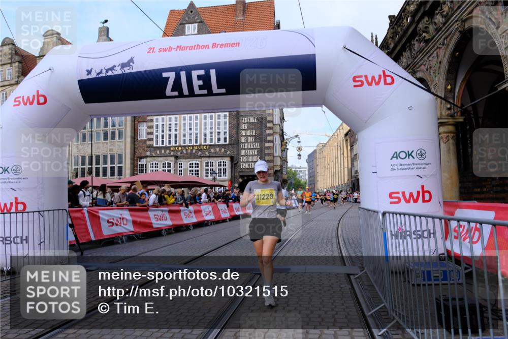 13.09.2026 - 21. swb-Marathon Bremen Tim E. http://msf.ph/oto/10321515 13.09.2026 10:59:02 Ziel 10254, 10485, 10794, 10832, 10948, 11030, 11189, 11228, 11488, 11743, 11955, 12176, 12237, 12320, 12414, 12505 meine-sportfotos.de