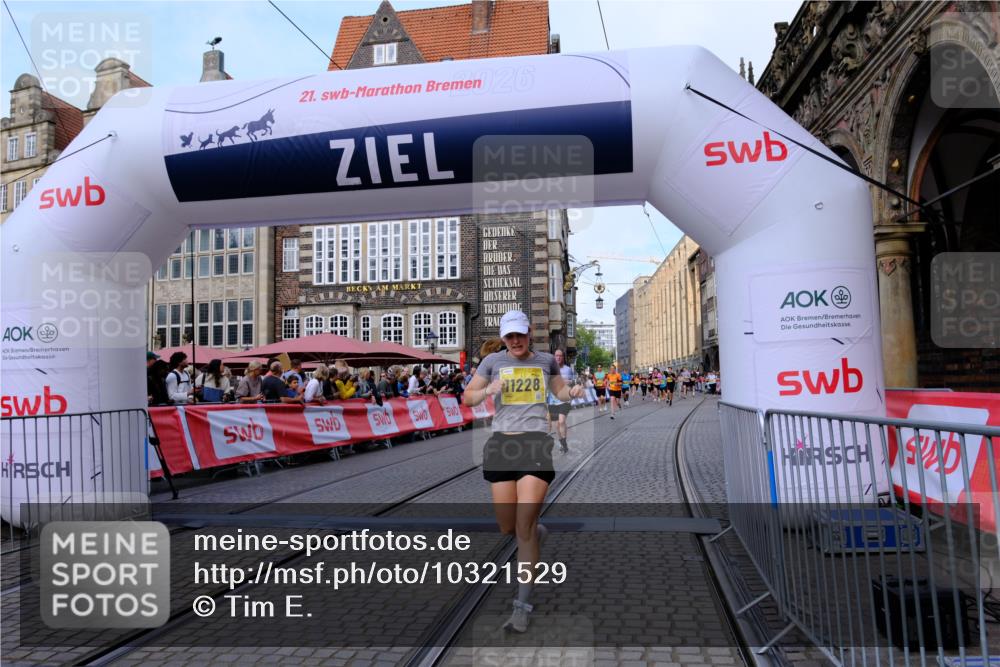 13.09.2026 - 21. swb-Marathon Bremen Tim E. http://msf.ph/oto/10321529 13.09.2026 10:59:02 Ziel 10254, 10485, 10794, 10832, 10948, 11030, 11189, 11228, 11488, 11743, 11955, 12176, 12237, 12320, 12414, 12505 meine-sportfotos.de