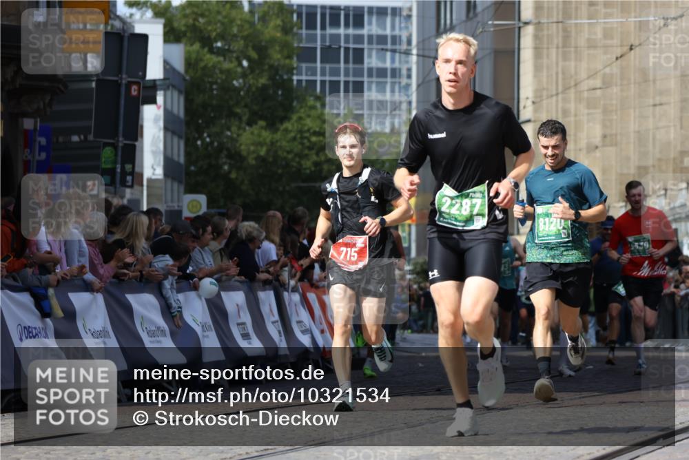 13.09.2026 - 21. swb-Marathon Bremen Strokosch-Dieckow http://msf.ph/oto/10321534 13.09.2026 13:09:00 Ziel 715, 3110, 3276, 4033, 4888, 5377, 6842, 7064, 7121, 8555, 9084, 9240, 9411, 9702, 1241, 2287, 2291, 2909, 4898, 5383, 7262, 8120, 8830, 9904, 10044 meine-sportfotos.de