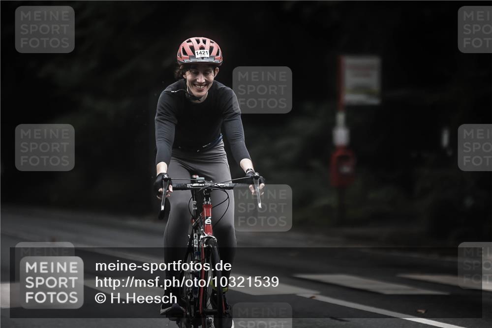 13.09.2026 - Stadtparktriathlon H.Heesch http://msf.ph/oto/10321539 13.09.2026 13:06:59 Radfahren 1270, 1277, 1281, 1353, 1360, 1421 meine-sportfotos.de