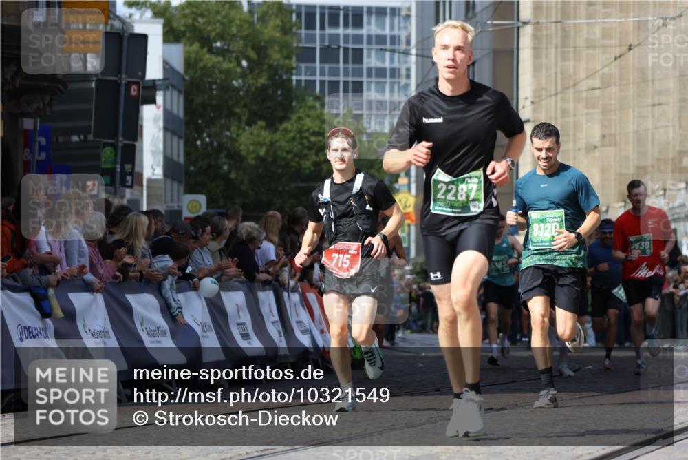 13.09.2026 - 21. swb-Marathon Bremen Strokosch-Dieckow http://msf.ph/oto/10321549 13.09.2026 13:09:00 Ziel 715, 3110, 3276, 4033, 4888, 5377, 6842, 7064, 7121, 8555, 9084, 9240, 9411, 9702, 1241, 2287, 2291, 2909, 4898, 5383, 7262, 8120, 8830, 9904, 10044 meine-sportfotos.de