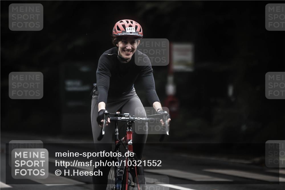 13.09.2026 - Stadtparktriathlon H.Heesch http://msf.ph/oto/10321552 13.09.2026 13:06:59 Radfahren 1270, 1277, 1281, 1353, 1360, 1421 meine-sportfotos.de