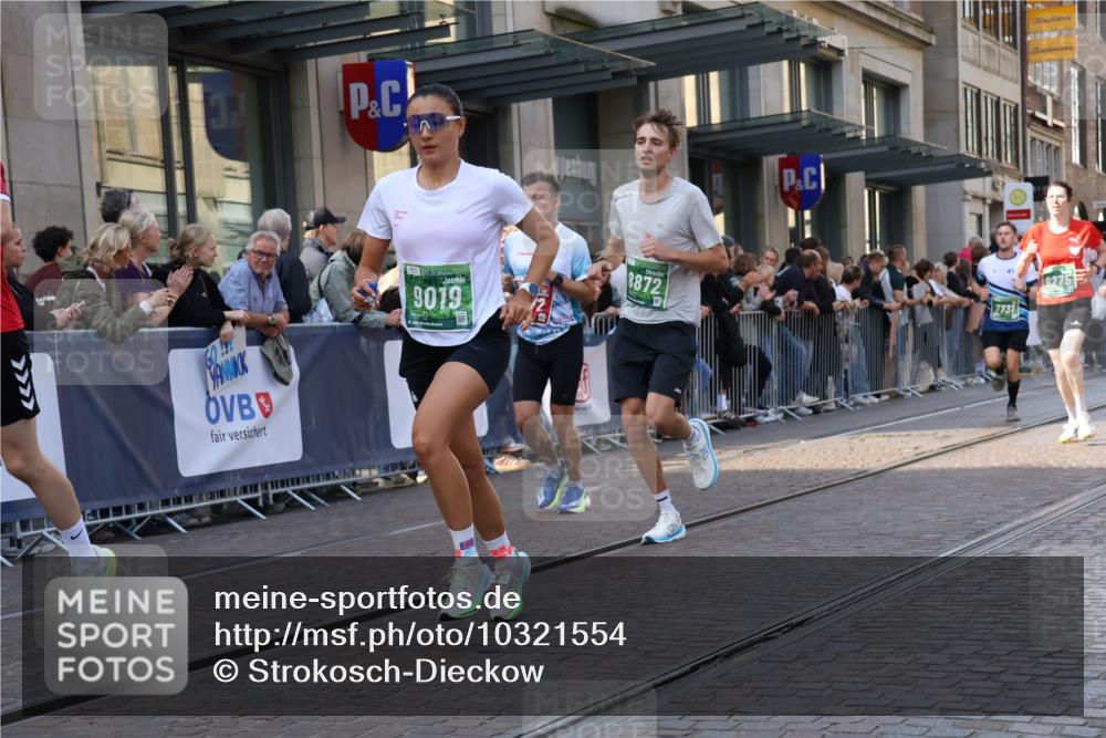 13.09.2026 - 21. swb-Marathon Bremen Strokosch-Dieckow http://msf.ph/oto/10321554 13.09.2026 13:18:16 Ziel 465, 1146, 1419, 2055, 2324, 2948, 3631, 4120, 4413, 4642, 5307, 5460, 5867, 6293, 6294, 6787, 6818, 7163, 7245, 7491, 7731, 8404, 8540, 8743, 8872, 9019, 9275, 9327, 9833, 13150, 948, 1631, 1797, 1872, 2001, 2260, 2634, 2671, 3241, 3458, 3514, 3634, 4131, 4733, 5292, 5460, 5695, 5935, 5948, 6152, 6290, 6448, 7491, 7954, 8094, 8805, 8869, 8943, 8944, 9134, 9609, 9837, 10065 meine-sportfotos.de