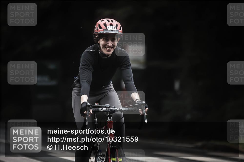 13.09.2026 - Stadtparktriathlon H.Heesch http://msf.ph/oto/10321559 13.09.2026 13:06:59 Radfahren 1270, 1277, 1281, 1353, 1360, 1421 meine-sportfotos.de