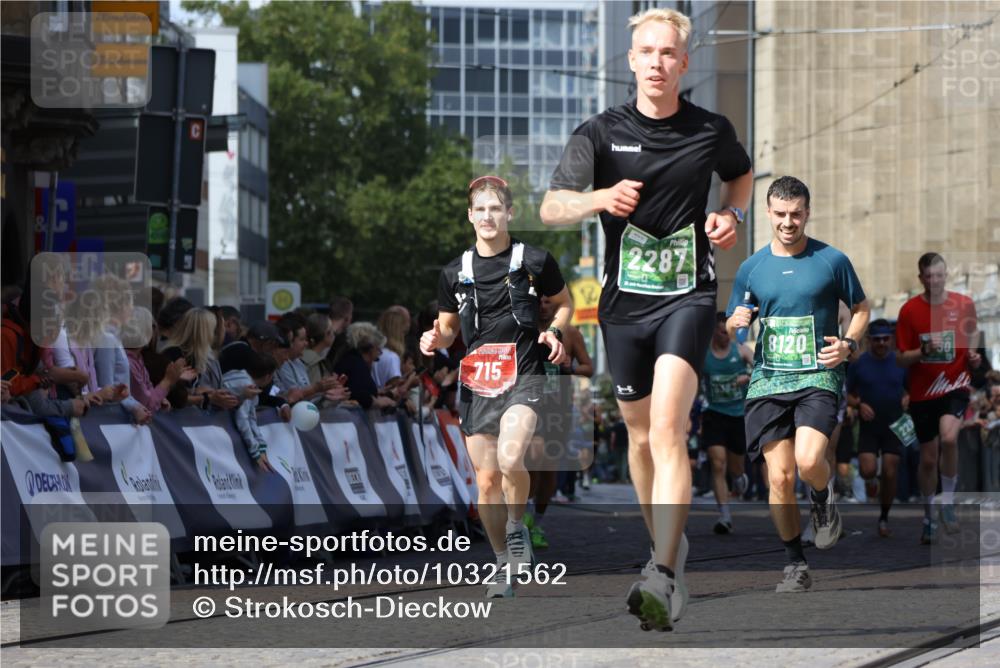 13.09.2026 - 21. swb-Marathon Bremen Strokosch-Dieckow http://msf.ph/oto/10321562 13.09.2026 13:09:00 Ziel 715, 3110, 3276, 4033, 4888, 5377, 6842, 7064, 7121, 8555, 9084, 9240, 9411, 9702, 1241, 2287, 2291, 2909, 4898, 5383, 7262, 8120, 8830, 9904, 10044 meine-sportfotos.de