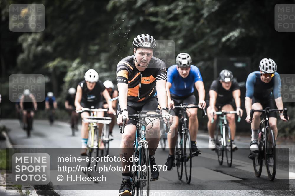 13.09.2026 - Stadtparktriathlon H.Heesch http://msf.ph/oto/10321570 13.09.2026 11:58:14 Radfahren 738, 750, 847, 904, 906, 918, 920, 922, 934, 963, 999, 1028 meine-sportfotos.de