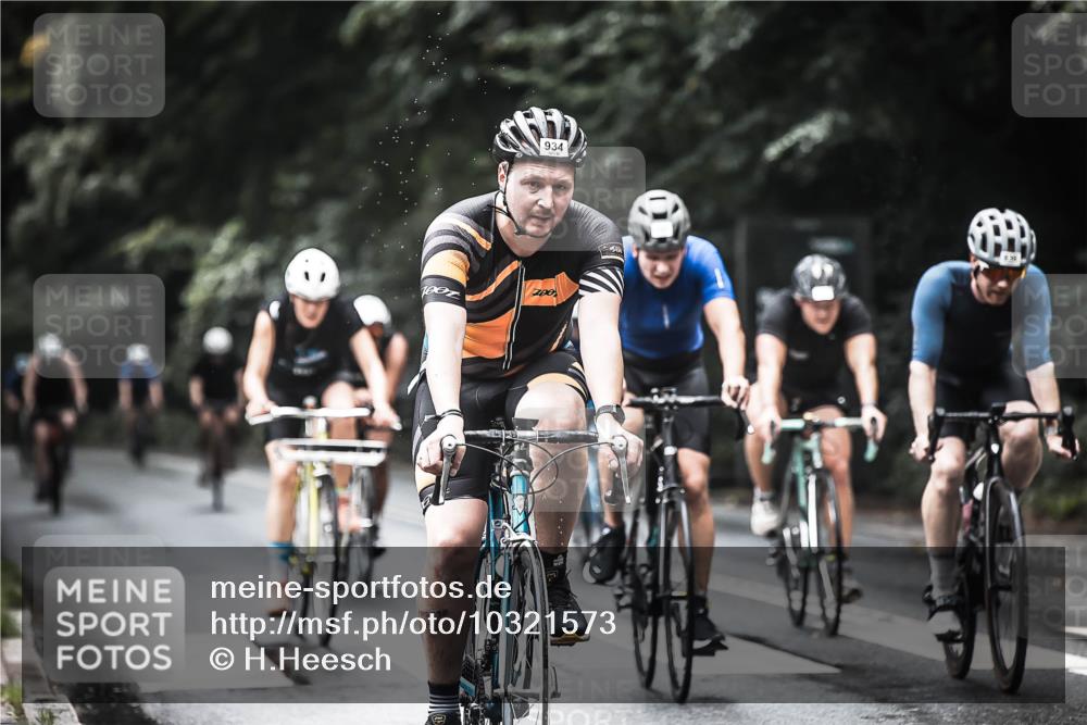 13.09.2026 - Stadtparktriathlon H.Heesch http://msf.ph/oto/10321573 13.09.2026 11:58:14 Radfahren 738, 750, 847, 904, 906, 918, 920, 922, 934, 963, 999, 1028 meine-sportfotos.de