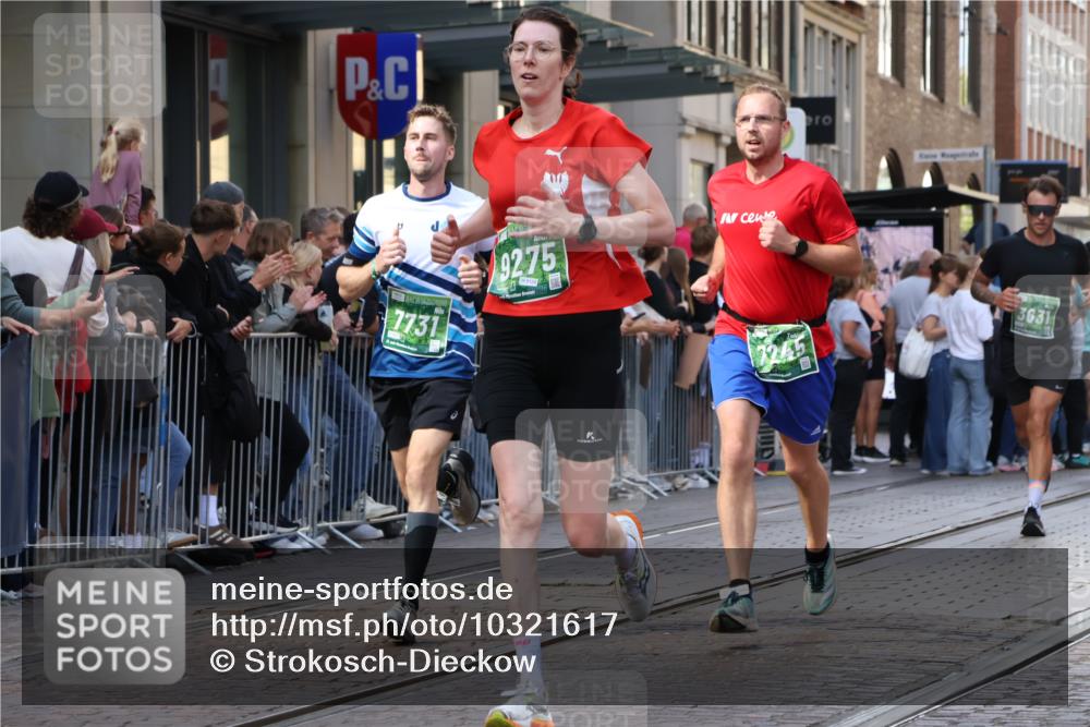 13.09.2026 - 21. swb-Marathon Bremen Strokosch-Dieckow http://msf.ph/oto/10321617 13.09.2026 13:18:17 Ziel 465, 1146, 1419, 2055, 2324, 2948, 3631, 4120, 4413, 4642, 5307, 5867, 6293, 6294, 6787, 6818, 7163, 7245, 7731, 8404, 8540, 8743, 8872, 9019, 9275, 9327, 9833, 13150, 1146, 1631, 1797, 1872, 2260, 2634, 2671, 3241, 3458, 3514, 3634, 4131, 4733, 5292, 5460, 5695, 5948, 6152, 6290, 6448, 7491, 7954, 8094, 8805, 8869, 8943, 8944, 9134, 9609, 9837, 10065, 13150 meine-sportfotos.de