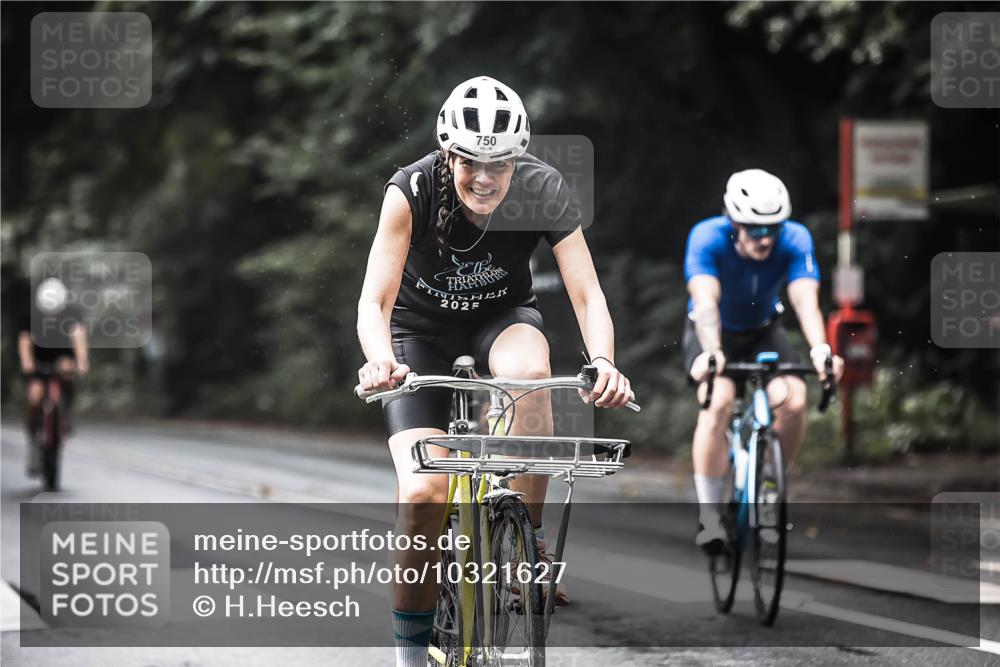 13.09.2026 - Stadtparktriathlon H.Heesch http://msf.ph/oto/10321627 13.09.2026 11:58:15 Radfahren 738, 750, 847, 853, 904, 906, 918, 920, 922, 934, 963, 999, 1028 meine-sportfotos.de