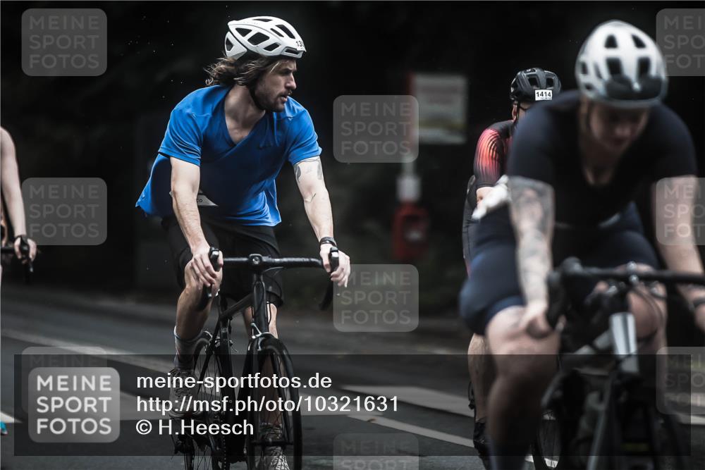 13.09.2026 - Stadtparktriathlon H.Heesch http://msf.ph/oto/10321631 13.09.2026 13:07:10 Radfahren 1146, 1263, 1300, 1317, 1360, 1381, 1414 meine-sportfotos.de