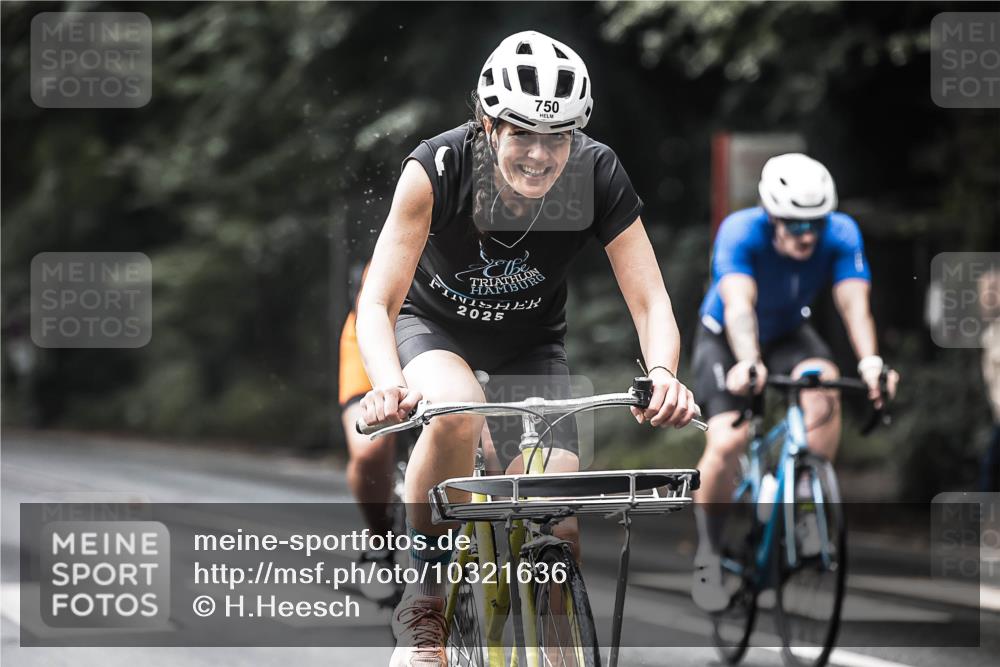 13.09.2026 - Stadtparktriathlon H.Heesch http://msf.ph/oto/10321636 13.09.2026 11:58:15 Radfahren 738, 750, 847, 853, 904, 906, 918, 920, 922, 934, 963, 999, 1028 meine-sportfotos.de