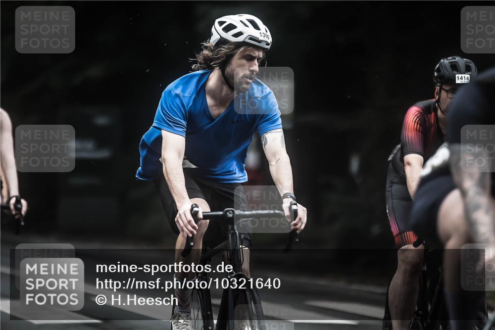 13.09.2026 - Stadtparktriathlon H.Heesch http://msf.ph/oto/10321640 13.09.2026 13:07:10 Radfahren 1146, 1263, 1300, 1317, 1360, 1381, 1414 meine-sportfotos.de
