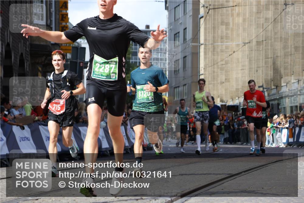 13.09.2026 - 21. swb-Marathon Bremen Strokosch-Dieckow http://msf.ph/oto/10321641 13.09.2026 13:09:02 Ziel 715, 3110, 3276, 3330, 4033, 5377, 6842, 7064, 7121, 8555, 9240, 9411, 9702, 9867, 9906, 1241, 2291, 2909, 4898, 5383, 8120, 8830, 9904, 10044 meine-sportfotos.de