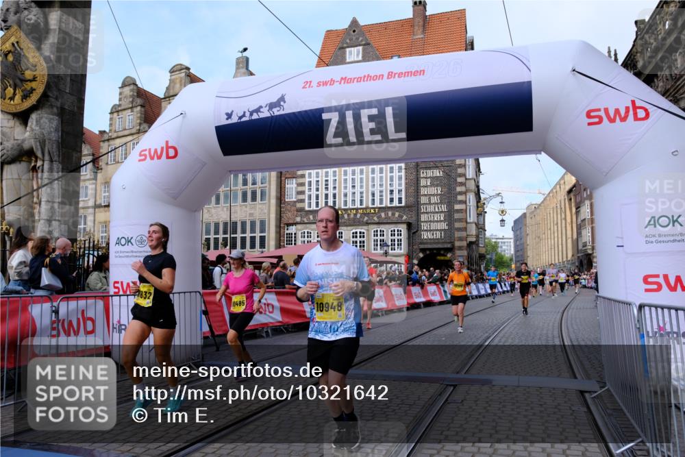 13.09.2026 - 21. swb-Marathon Bremen Tim E. http://msf.ph/oto/10321642 13.09.2026 10:59:06 Ziel 10254, 10485, 10787, 10794, 10832, 10948, 11030, 11228, 11267, 11278, 11488, 11743, 12130, 12176, 12414 meine-sportfotos.de