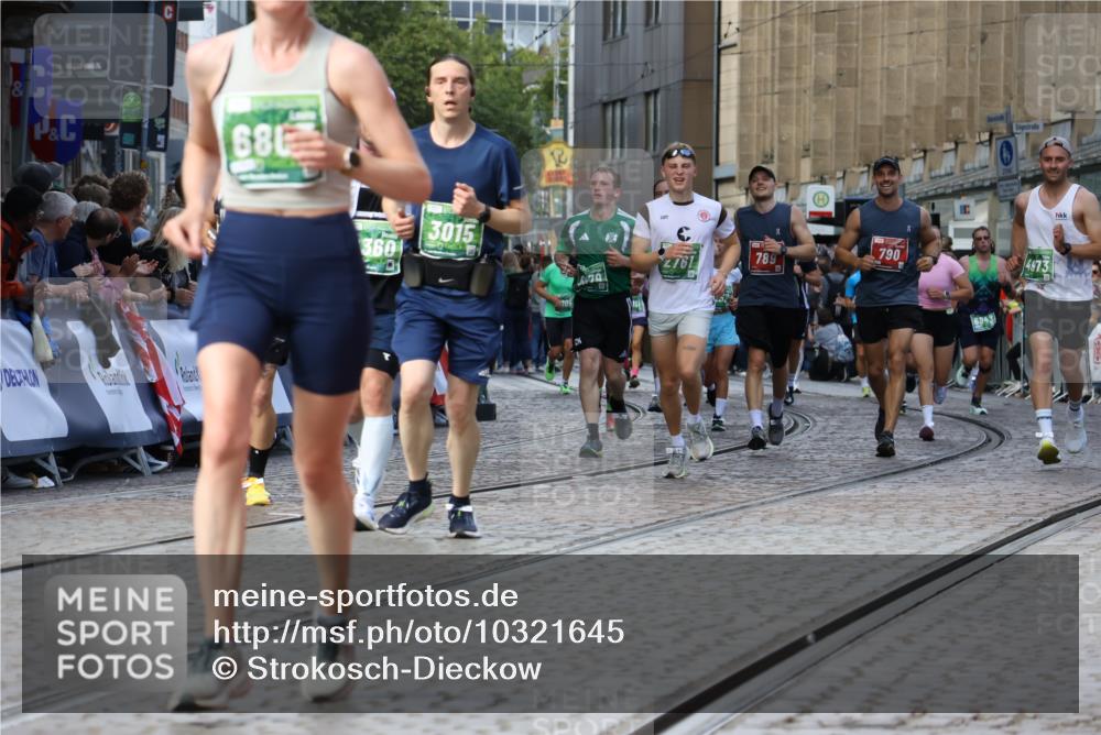 13.09.2026 - 21. swb-Marathon Bremen Strokosch-Dieckow http://msf.ph/oto/10321645 13.09.2026 13:24:47 Ziel 789, 790, 1250, 1582, 2295, 3375, 3524, 3994, 4000, 4559, 5572, 5668, 5669, 5929, 5953, 6080, 7156, 7568, 8310, 8415, 8636, 8784, 8881, 9264, 9573, 9676, 10069, 10071, 10097, 972, 1264, 2761, 3015, 4113, 4507, 4973, 6079, 6360, 6544, 6807, 6943, 7409, 7854, 8853, 9152 meine-sportfotos.de