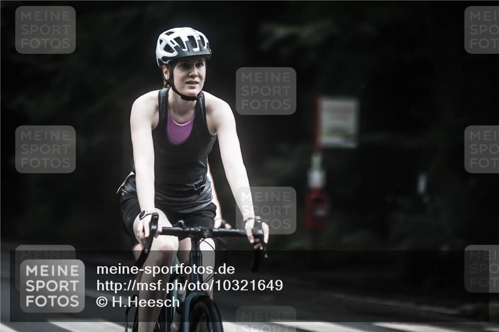 13.09.2026 - Stadtparktriathlon H.Heesch http://msf.ph/oto/10321649 13.09.2026 13:07:11 Radfahren 1115, 1146, 1263, 1300, 1317, 1360, 1381, 1414 meine-sportfotos.de