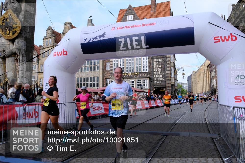 13.09.2026 - 21. swb-Marathon Bremen Tim E. http://msf.ph/oto/10321651 13.09.2026 10:59:06 Ziel 10254, 10485, 10787, 10794, 10832, 10948, 11030, 11228, 11267, 11278, 11488, 11743, 12130, 12176, 12414 meine-sportfotos.de