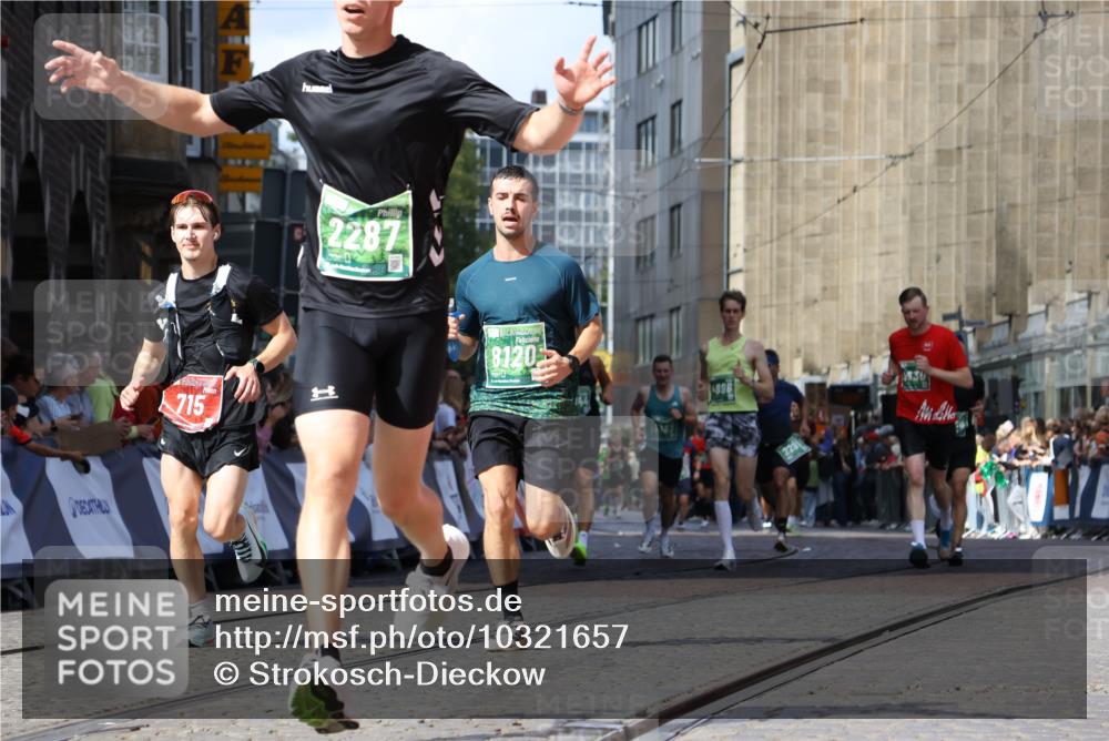 13.09.2026 - 21. swb-Marathon Bremen Strokosch-Dieckow http://msf.ph/oto/10321657 13.09.2026 13:09:02 Ziel 715, 3110, 3276, 3330, 4033, 5377, 6842, 7064, 7121, 8555, 9240, 9411, 9702, 9867, 9906, 1241, 2291, 2909, 4898, 5383, 8120, 8830, 9904, 10044 meine-sportfotos.de