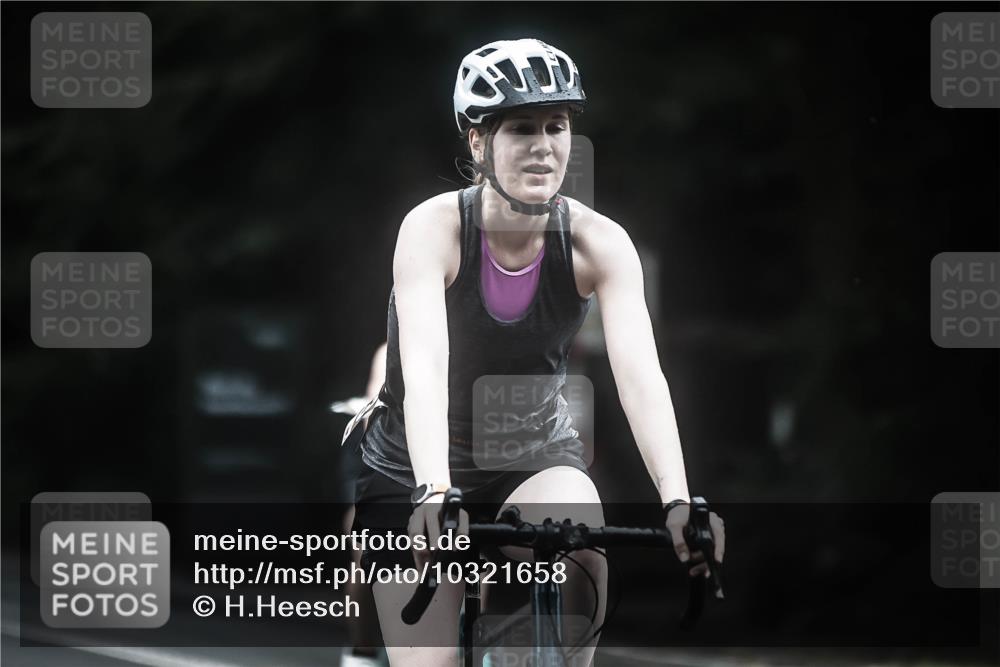 13.09.2026 - Stadtparktriathlon H.Heesch http://msf.ph/oto/10321658 13.09.2026 13:07:11 Radfahren 1115, 1146, 1263, 1300, 1317, 1360, 1381, 1414 meine-sportfotos.de