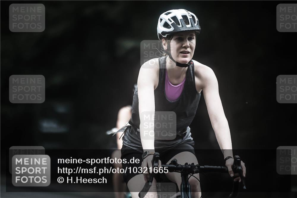 13.09.2026 - Stadtparktriathlon H.Heesch http://msf.ph/oto/10321665 13.09.2026 13:07:11 Radfahren 1115, 1146, 1263, 1300, 1317, 1360, 1381, 1414 meine-sportfotos.de