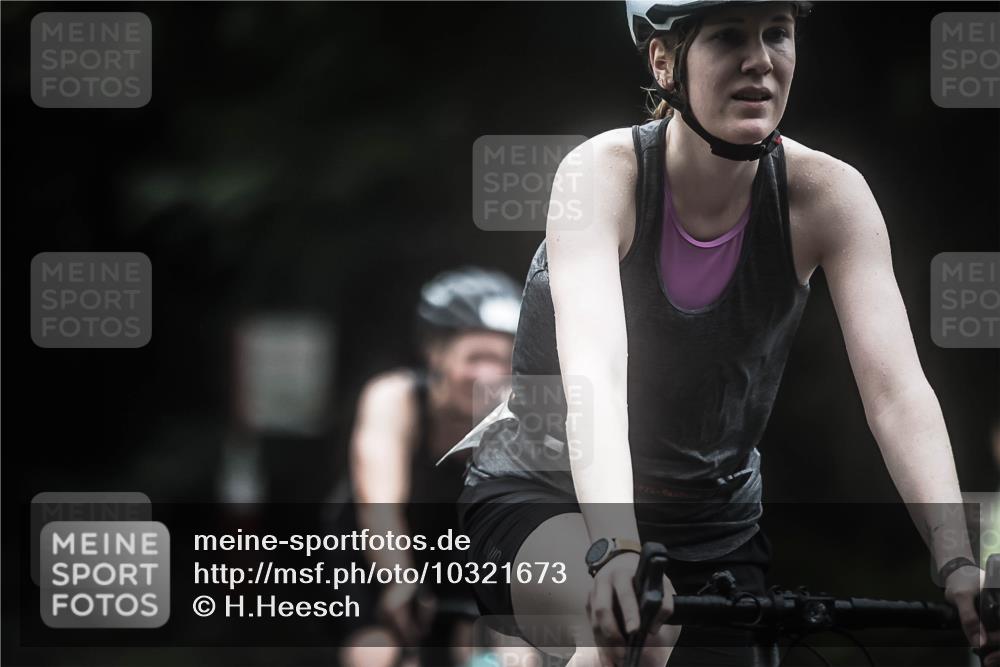 13.09.2026 - Stadtparktriathlon H.Heesch http://msf.ph/oto/10321673 13.09.2026 13:07:11 Radfahren 1115, 1146, 1263, 1300, 1317, 1360, 1381, 1414 meine-sportfotos.de