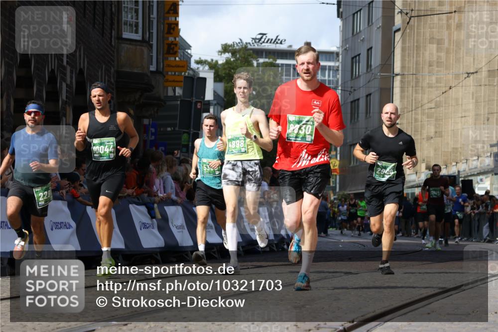 13.09.2026 - 21. swb-Marathon Bremen Strokosch-Dieckow http://msf.ph/oto/10321703 13.09.2026 13:09:06 Ziel 715, 3110, 3276, 3330, 4033, 5377, 5517, 5696, 6842, 6906, 7064, 7121, 8555, 9240, 9411, 9702, 9867, 9906, 9911, 1241, 2291, 2909, 3197, 4895, 4898, 5383, 8759, 8830, 9866, 9904, 10044 meine-sportfotos.de