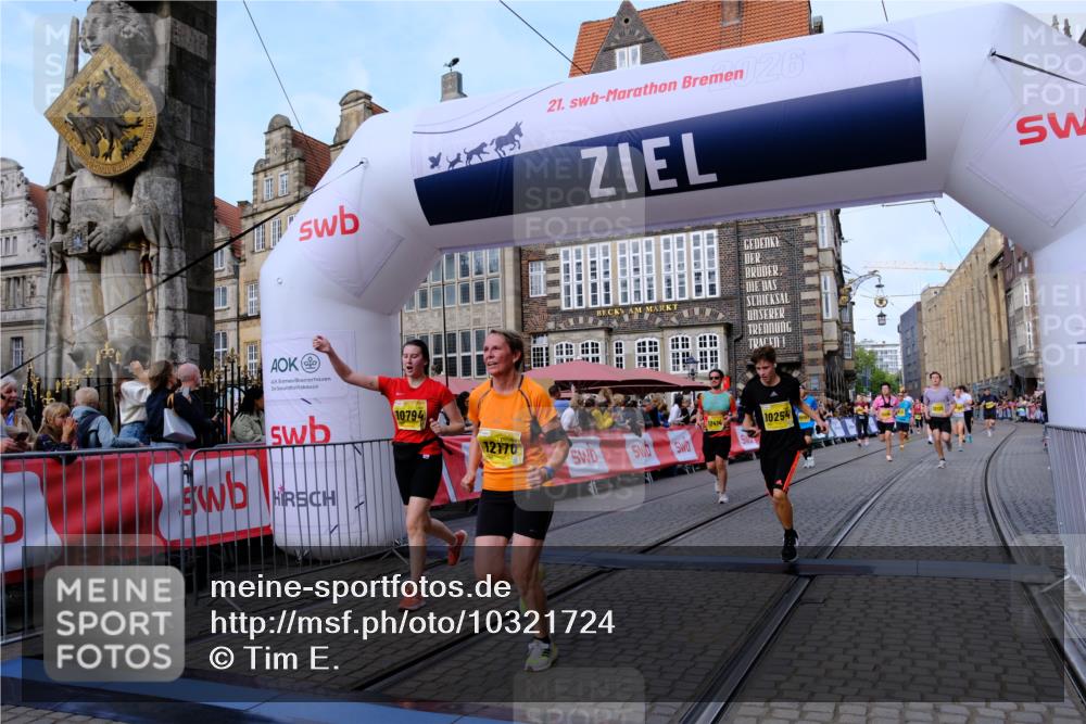 13.09.2026 - 21. swb-Marathon Bremen Tim E. http://msf.ph/oto/10321724 13.09.2026 10:59:08 Ziel 10254, 10383, 10485, 10787, 10794, 10832, 10843, 10948, 11034, 11228, 11267, 11278, 11488, 11743, 12130, 12131, 12176, 12271, 12414 meine-sportfotos.de