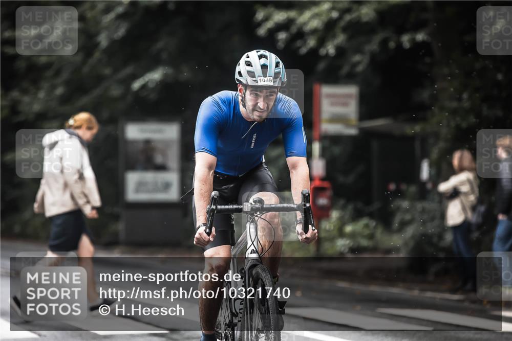 13.09.2026 - Stadtparktriathlon H.Heesch http://msf.ph/oto/10321740 13.09.2026 11:58:22 Radfahren 738, 853, 922, 974, 1049 meine-sportfotos.de
