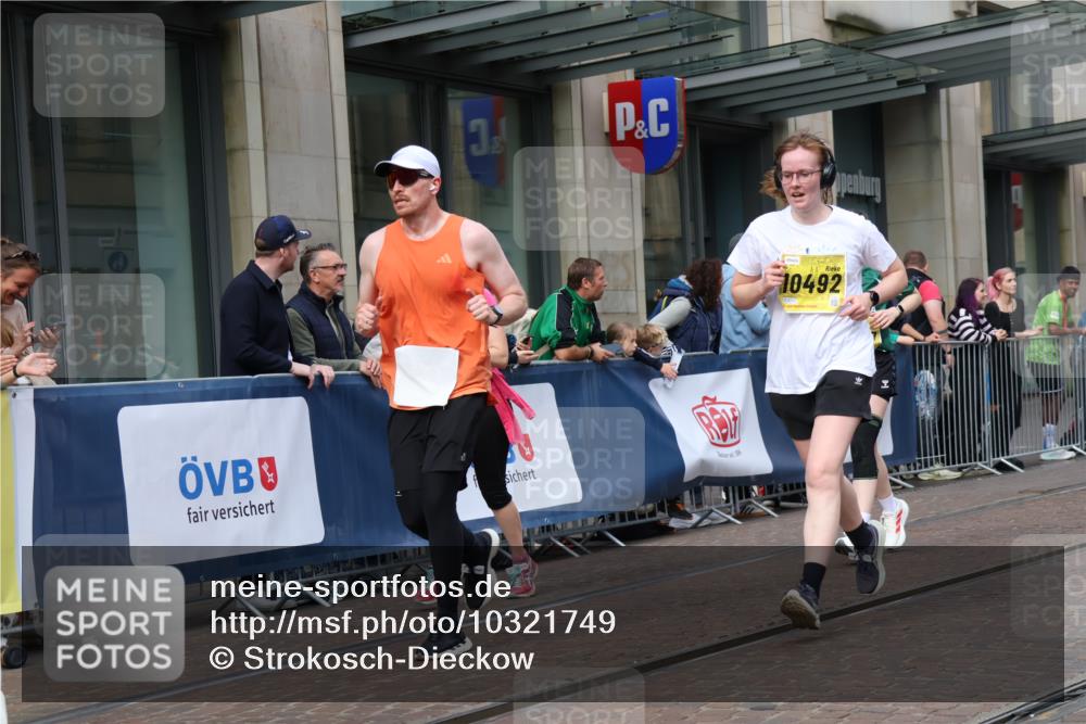 13.09.2026 - 21. swb-Marathon Bremen Strokosch-Dieckow http://msf.ph/oto/10321749 13.09.2026 10:59:12 Ziel 10147, 10377, 10492, 10745, 10922, 11151, 11207, 11500, 11519, 11594, 11873, 12267, 12295, 12481, 12527, 12537, 10254, 10383, 10415, 10427, 10477, 10492, 10668, 10787, 10794, 10843, 11034, 11086, 11125, 11267, 11278, 11301, 11302, 11602, 11913, 12015, 12118, 12127, 12130, 12131, 12176, 12200, 12271, 12297, 12414, 12541 meine-sportfotos.de