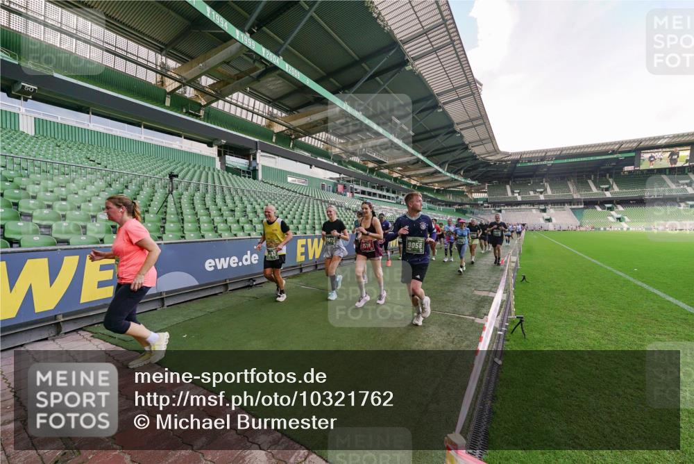 13.09.2026 - 21. swb-Marathon Bremen Michael Burmester http://msf.ph/oto/10321762 13.09.2026 13:22:16 Laufen im Stadion 128, 160, 211, 258, 343, 351, 423, 441, 571, 601, 620, 782, 851, 892, 1060, 1094, 1157, 1158, 1177, 1178, 1259, 1316, 1344, 1417, 1518, 1657, 1669, 1676, 1691, 1729, 1746, 1788, 1808, 1883, 2201, 2213, 2258, 2290, 2414, 2475, 2504, 2526, 2551, 2619, 2632, 2652, 2660, 2685, 2711, 2736, 2828, 2954, 2964, 2995, 3010, 3022, 3034, 3070, 3074, 3144, 3225, 3347, 3351, 3505, 3530, 3682, 3784, 4020, 4054, 4406, 4407, 4431, 4584, 1506 meine-sportfotos.de