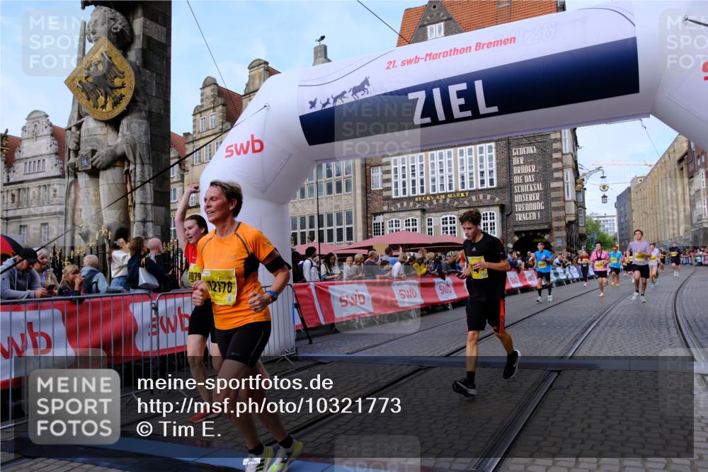 13.09.2026 - 21. swb-Marathon Bremen Tim E. http://msf.ph/oto/10321773 13.09.2026 10:59:09 Ziel 10254, 10383, 10477, 10485, 10787, 10794, 10832, 10843, 10948, 11034, 11228, 11267, 11278, 11488, 11602, 11743, 12127, 12130, 12131, 12176, 12271, 12414 meine-sportfotos.de