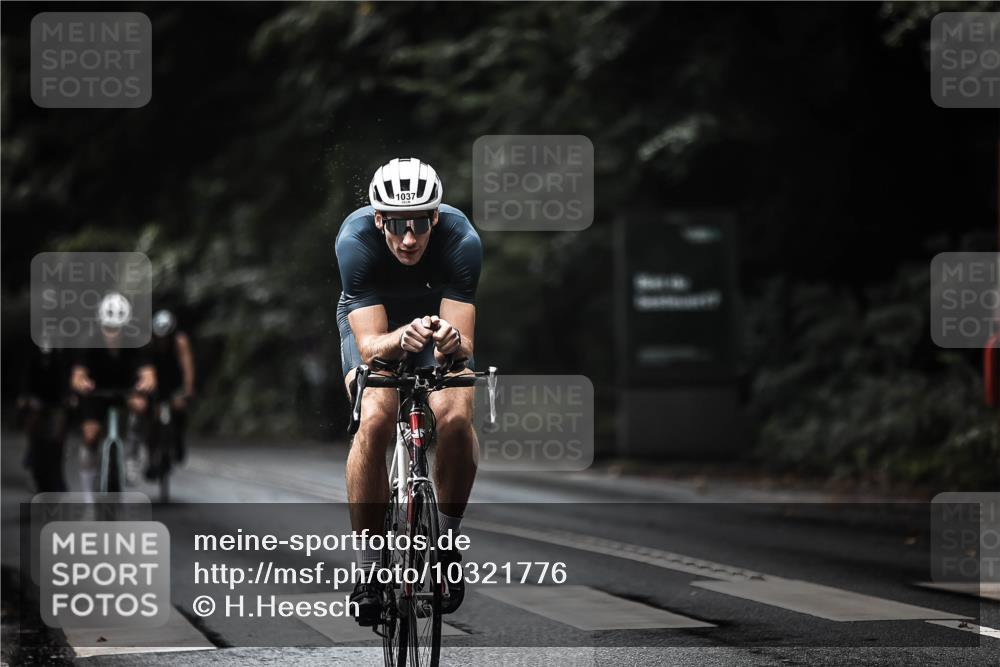 13.09.2026 - Stadtparktriathlon H.Heesch http://msf.ph/oto/10321776 13.09.2026 11:58:29 Radfahren 802, 877, 951, 970, 974, 1037, 1051 meine-sportfotos.de